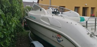 Kajutový motorový člun - 10