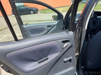 Toyota Yaris (5/2005) 1.0 - 10