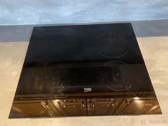 Masivní kuchyňská linka z Německa se spotřebiči - 10