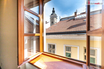 K pronájmu, nově zrekonstruovaný, klimatizovaný byt 3+kk s p - 10