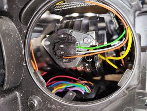 Prodám originální levé přední bixenon Škoda Octavia 3 - 10