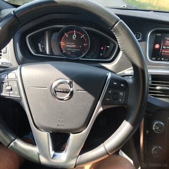 Volvo v40 D3 CROSS country 2.0 110kw - 10