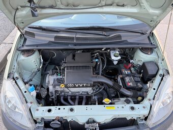 Toyota Yaris 1.0 2002 manual - 10