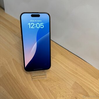 iPhone 15 Pro 256GB, černý, eSIM (12 měsíců záruka) - 10