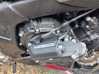 HONDA CBR 650R E-CLUTCH 2024 - 10
