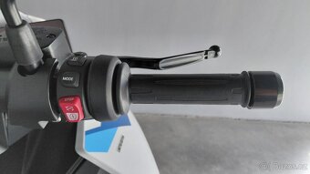 BMW CE 04 - 10