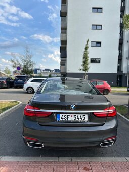 BMW 740d - 10