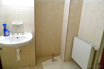 Pronájem prostor ve zvýšeném suterénu – 81 m² - 10