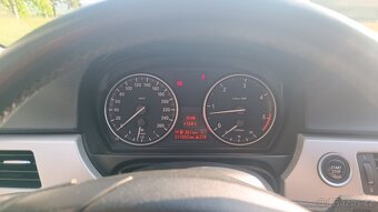 BMW E90 325d - 10