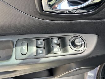 RENAULT CAPTUR 1.5 DCi 1.MAJITEL TAŽNÉ PDC 69000KM TEMPOMAT - 10