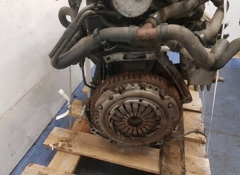 RENAULT CLIO III 1.5 DCI MOTOR K9K770 - 10