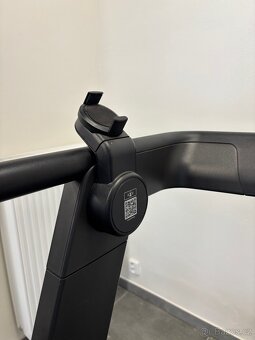 Technogym SkillMill - bezmotorový pás - 10