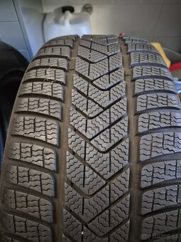 Zimní pneu Pirelli Sottozero 3 235/45/18 - 10