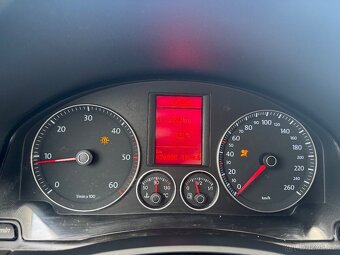 VOLKSWAGEN GOLF V 1.9 TDi 77kW - 10