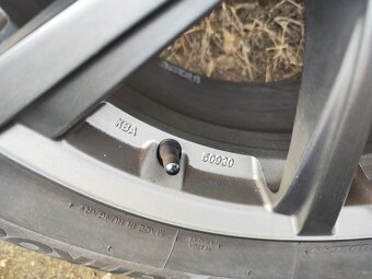 17"zimní alu sada 5x112 origo Tarraco Kodiaq Tiguan 2 215/6 - 10