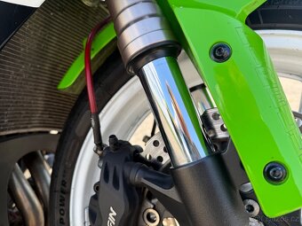 Kawasaki zx6r 2010 - 10