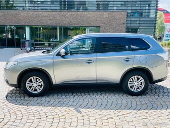 Mitsubishi Outlander 2.2Di-D 110KW 4x4 AUT SENZORY SERVISKA - 10