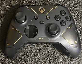 Prodám Microsoft Xbox Series X 1TB - 10