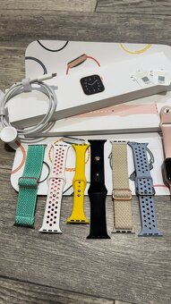 Apple Watch SE - 40 mm Rose Gold - 10