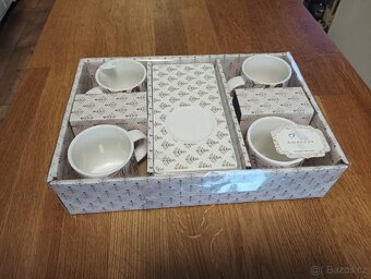 SADA DESIGNOVÝCH HRNKŮ NA KÁVU AMADEUS FRANCIE - 10