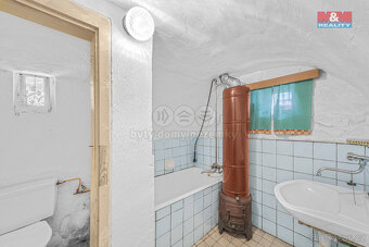 Prodej domu s garáží, 944 m², Machov - 10
