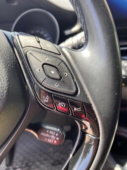 Toyota C-HR 1,8 Hybrid - 10