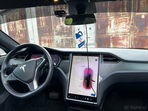 Tesla Model S - 10
