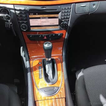 Mercedes-Benz E200 Kompresor - 10