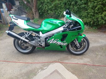 Kawasaki ZX7R ninja - 10