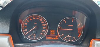 BMW E90 318 D - 10