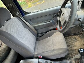 Prodám na Nissan Navara D22 4x4 2,5 nafta 98 KW rv 2003 - 10