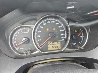 Toyota Yaris 1.0 VVT-i Active, POJAZDNE, kúp-SR, 1.MAJITEL - 10