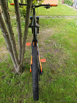Zánovní našlapané karbonové full 29" kolo TREK, rám 17"(M) - 10