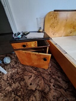 Starožitný fladrovaný nábytek - 10