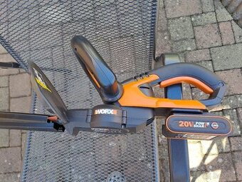 PRODAM  TUTO ZAHRADNI SOUPRAVU WORKS - 10