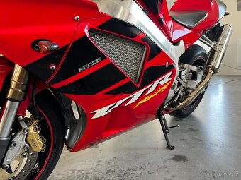 Honda VTR 1000 SP1 - 10