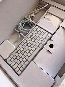 Apple iMac 24” M1 (8jádrový CPU / 7jádrový GPU) – 8GB RAM / - 10