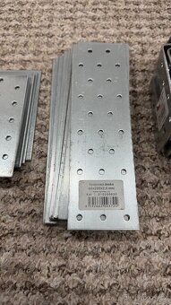 Spojovací materiál, kotvy, plechy, šrouby - 10