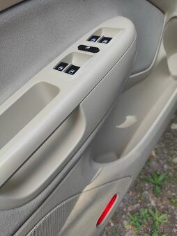 Škoda Octavia 1.6 tdi rok 2012 - 10
