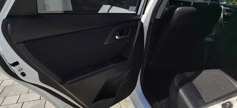 Toyota Auris 1,8 HYBRID, najeto 83.500 km, rok výroby 2013 - 10