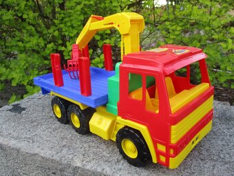 2x PLASTOVÉ AUTÍČKO - NÁKL. LITTLE TIKES a LESOVŮZ CAVALLINO - 10
