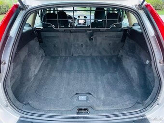 Volvo XC60 2.4SD 5VÁLEC 4x4 AUTOMAT VÝHŘEV TAŽNÉ SENZORY - 10