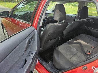 Toyota Auris Combi 1.6i 97KW TS R.V.2014 - 10