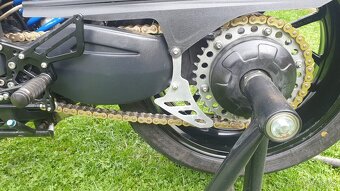 Triumph Speed Triple 1050 - 10