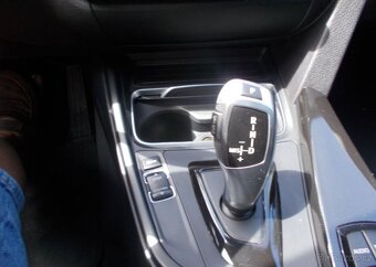 BMW Řada 3 2,0 135KW nová STK benzín automat 135 kw - 10