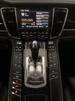 Porsche Panamera 420PS, Sportovní Volant - 10
