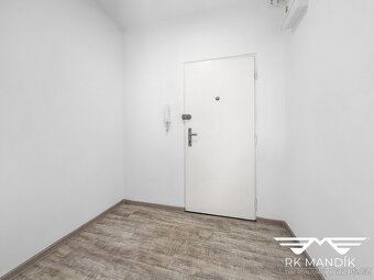 Pronájem byty 1+kk, 27 m2 - Praha - Malešice, ev.č. 670 - 10