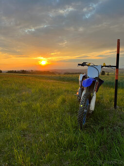 Yamaha YZ 125 - 10