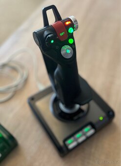 Saitek X52 Pro Flight Control System - 10