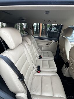 Volkswagen Touran 1.6TDI - kožené sed., tažné, park. senzory - 10